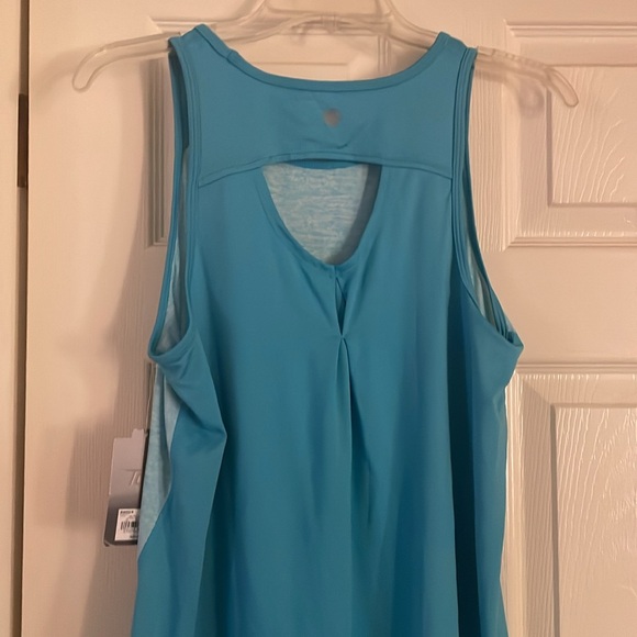 NWT Tek Gear loose keyhole tank top - Picture 6 of 9